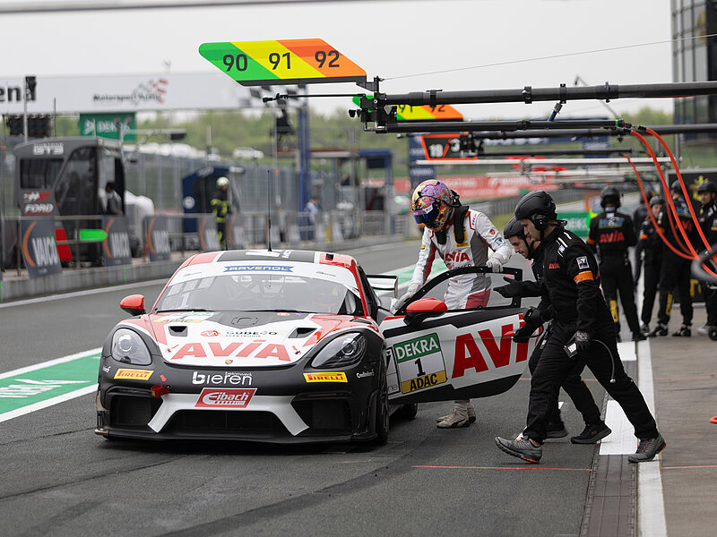 AVIA W&S Motorsport mit starkem Rennwochenende in NLS und ADAC GT4 Germany