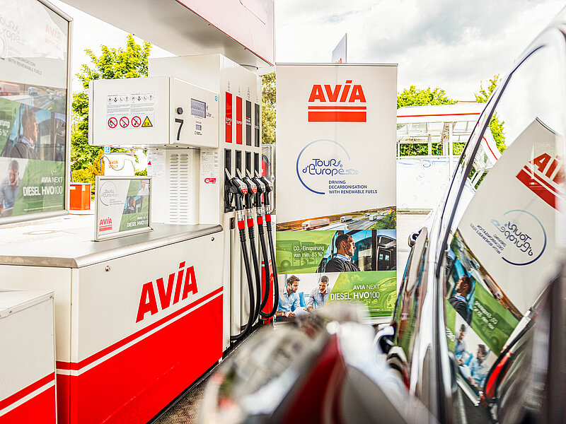 AVIA als Partner der „Tour d’Europe“ – Für eine klimafreundliche Mobilität