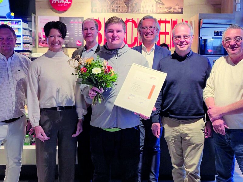 Weiterbildung für unsere Tankstellenprofis: Fabian Martin erhält Stipendium