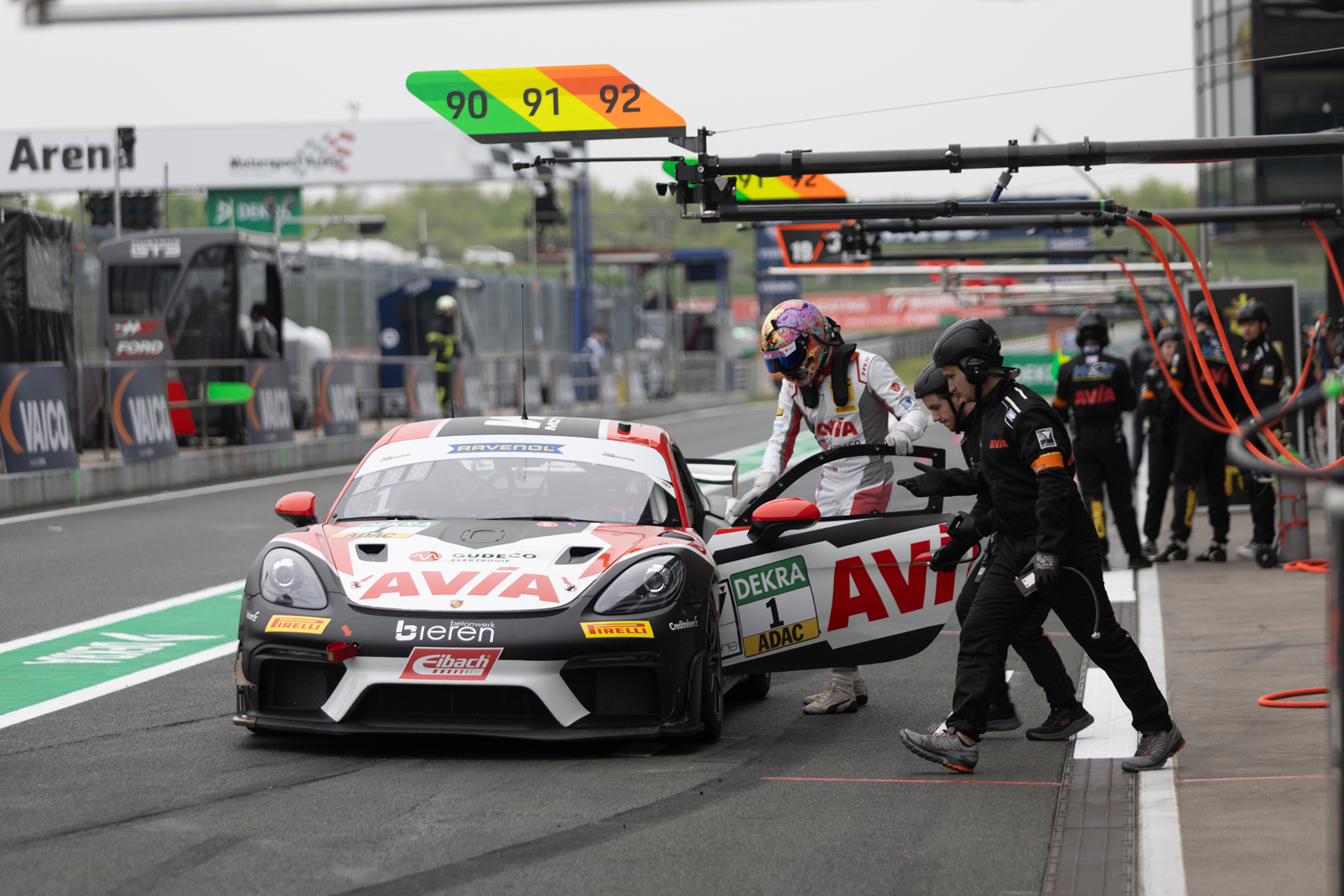 AVIA W&S Motorsport mit starkem Rennwochenende in NLS und ADAC GT4 Germany