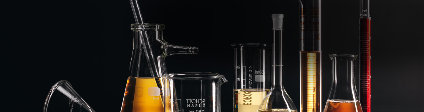 Substanzen in Reagenzgläsern