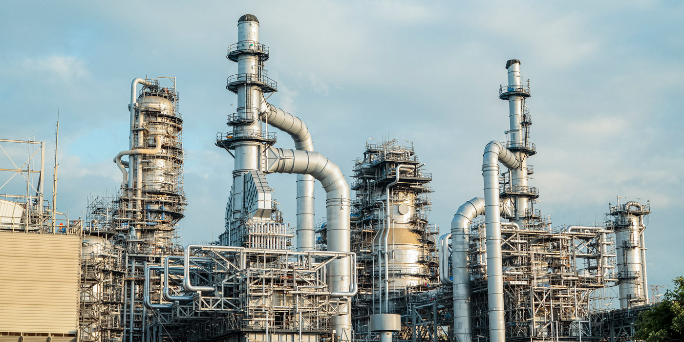 Tankwagenfahrer entlädt