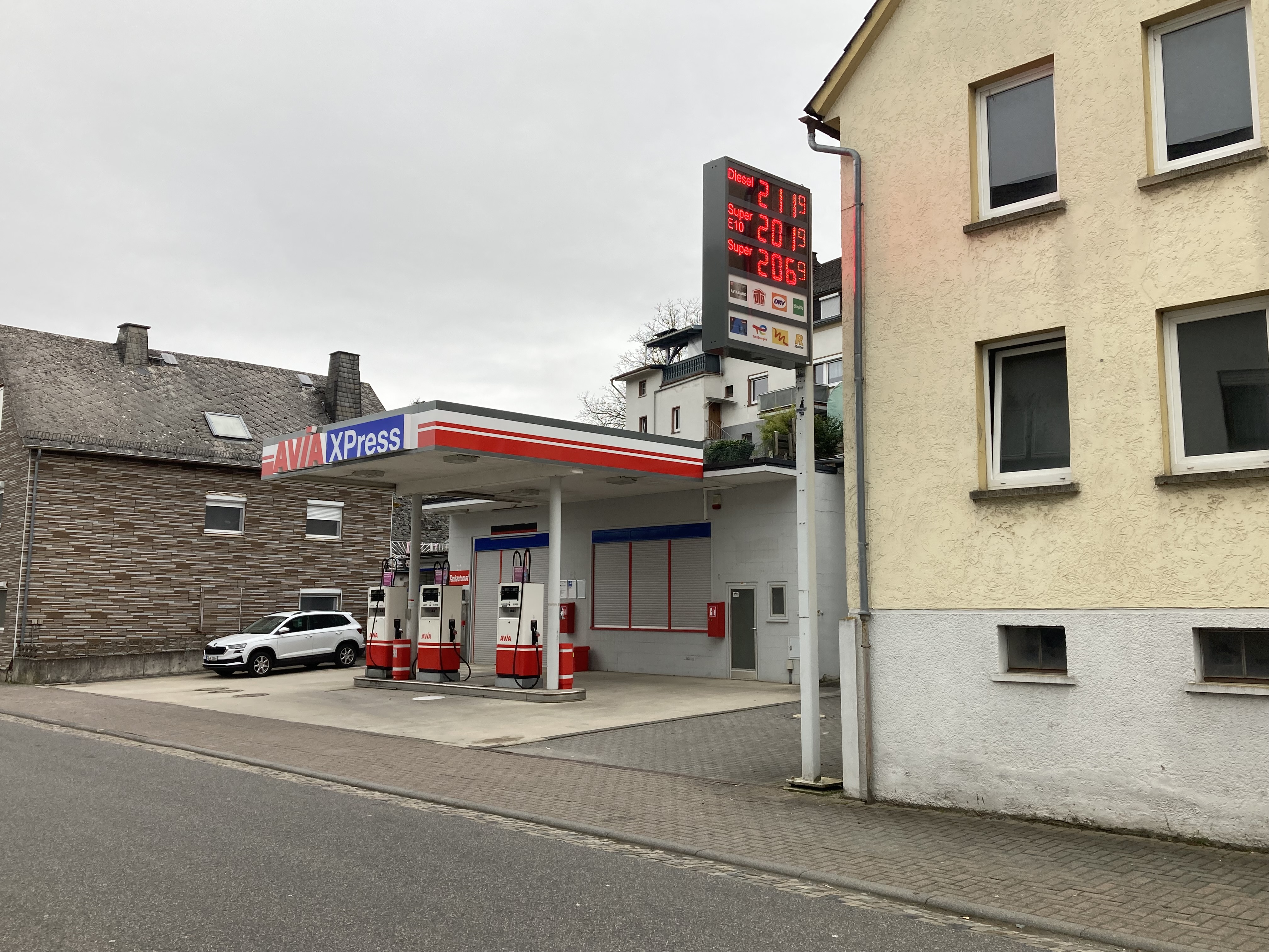 AVIA XPress Bild  1