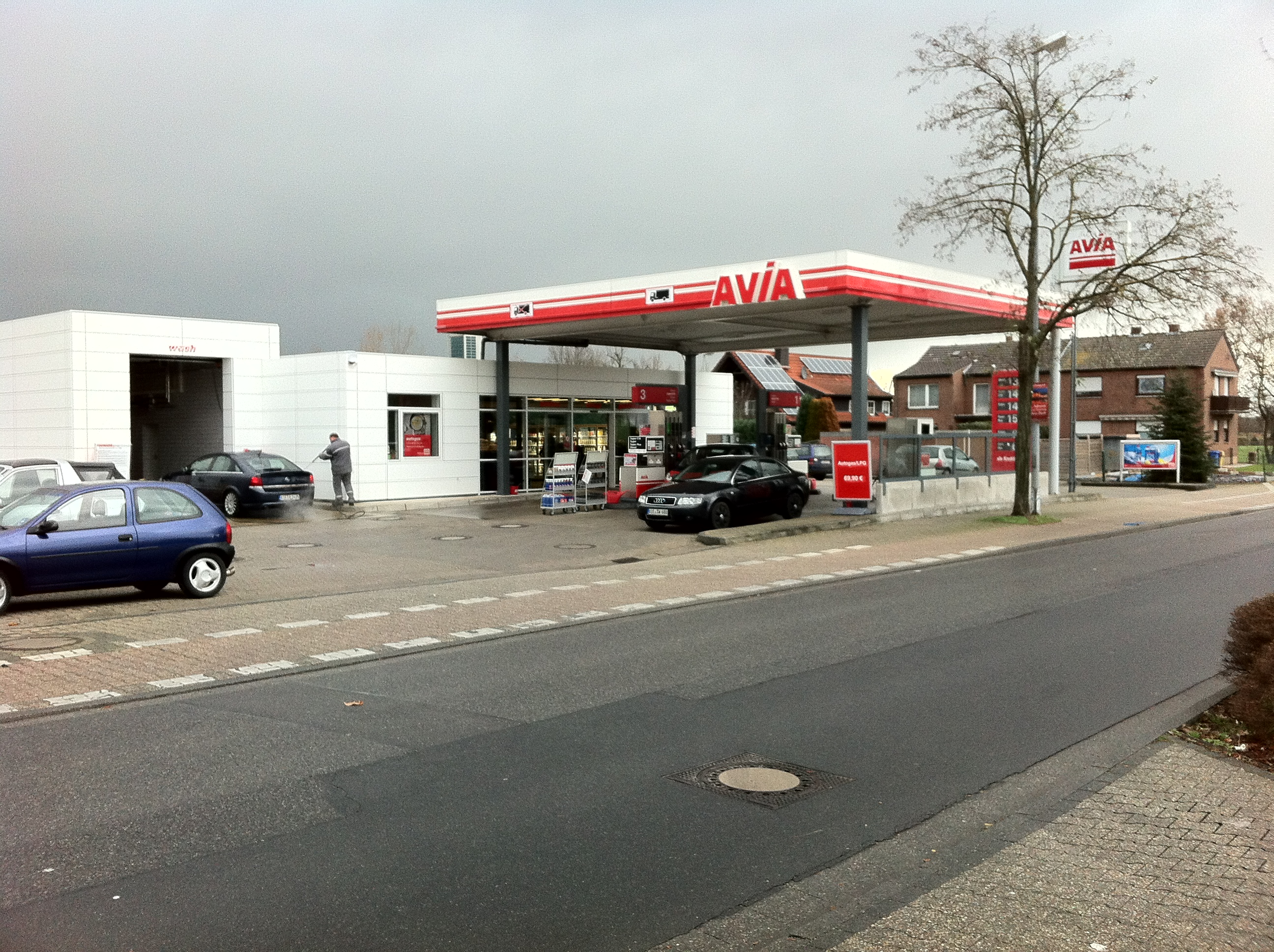 AVIA Tankstelle Bild  3