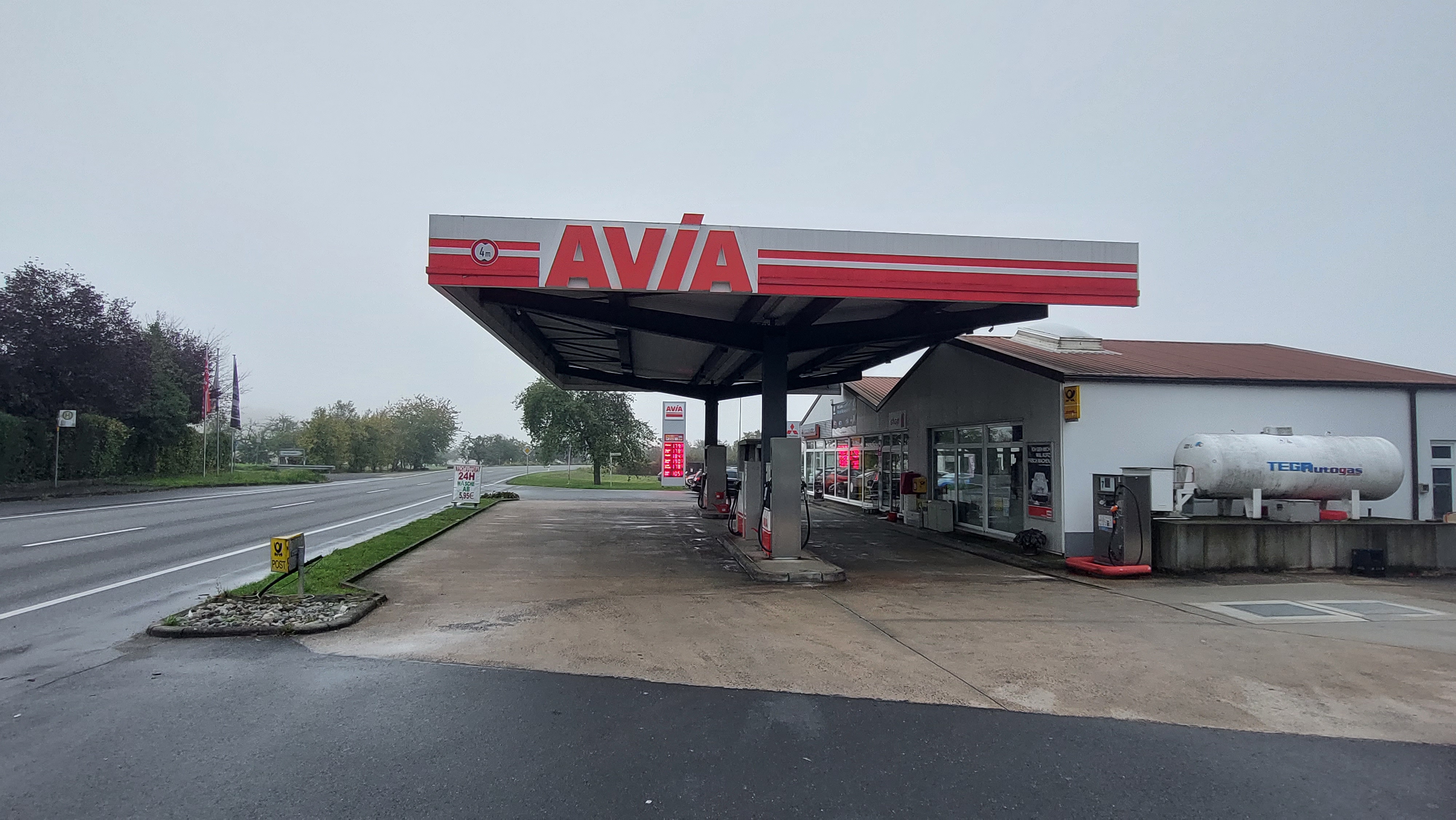 AVIA Tankstelle Bild  3