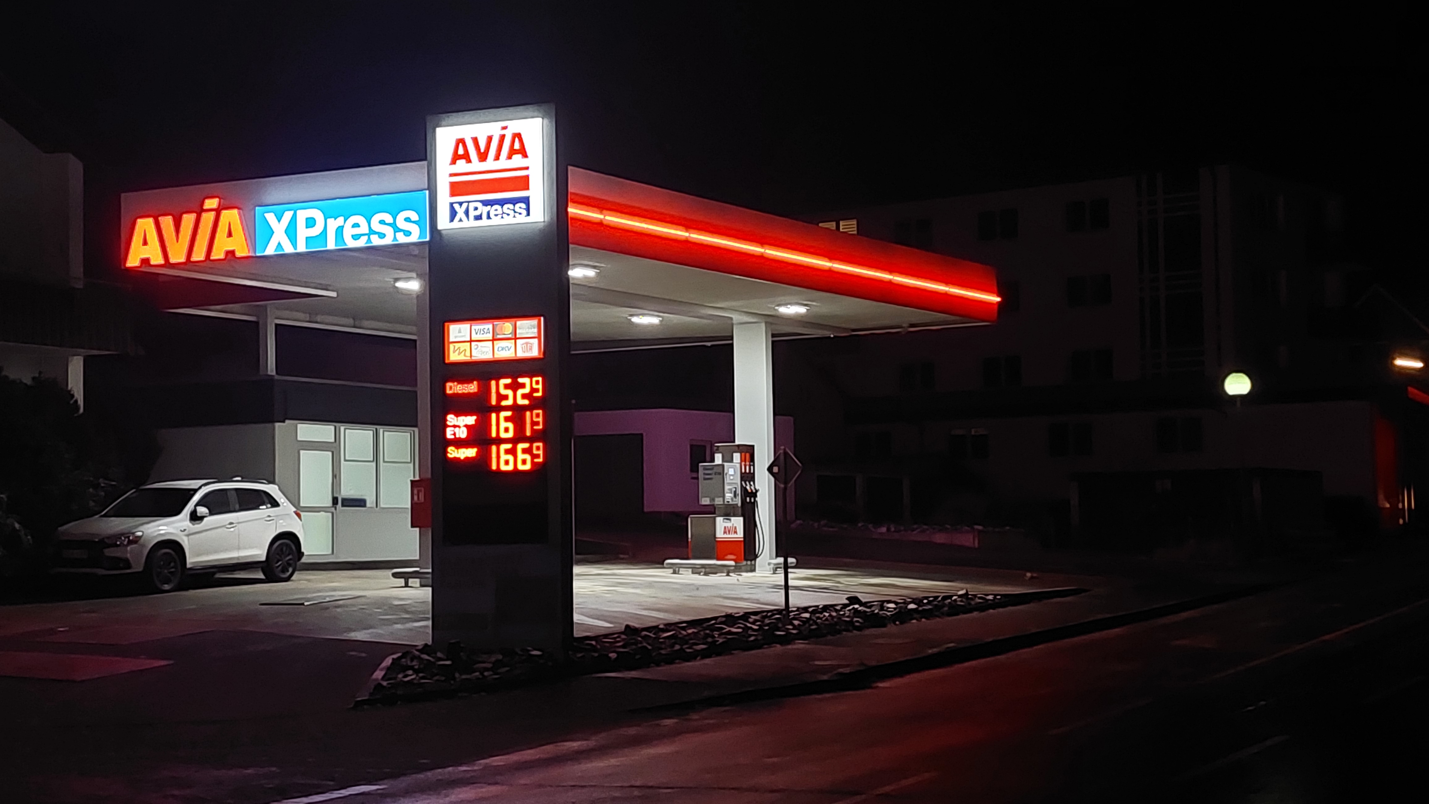 AVIA XPress Bild  1