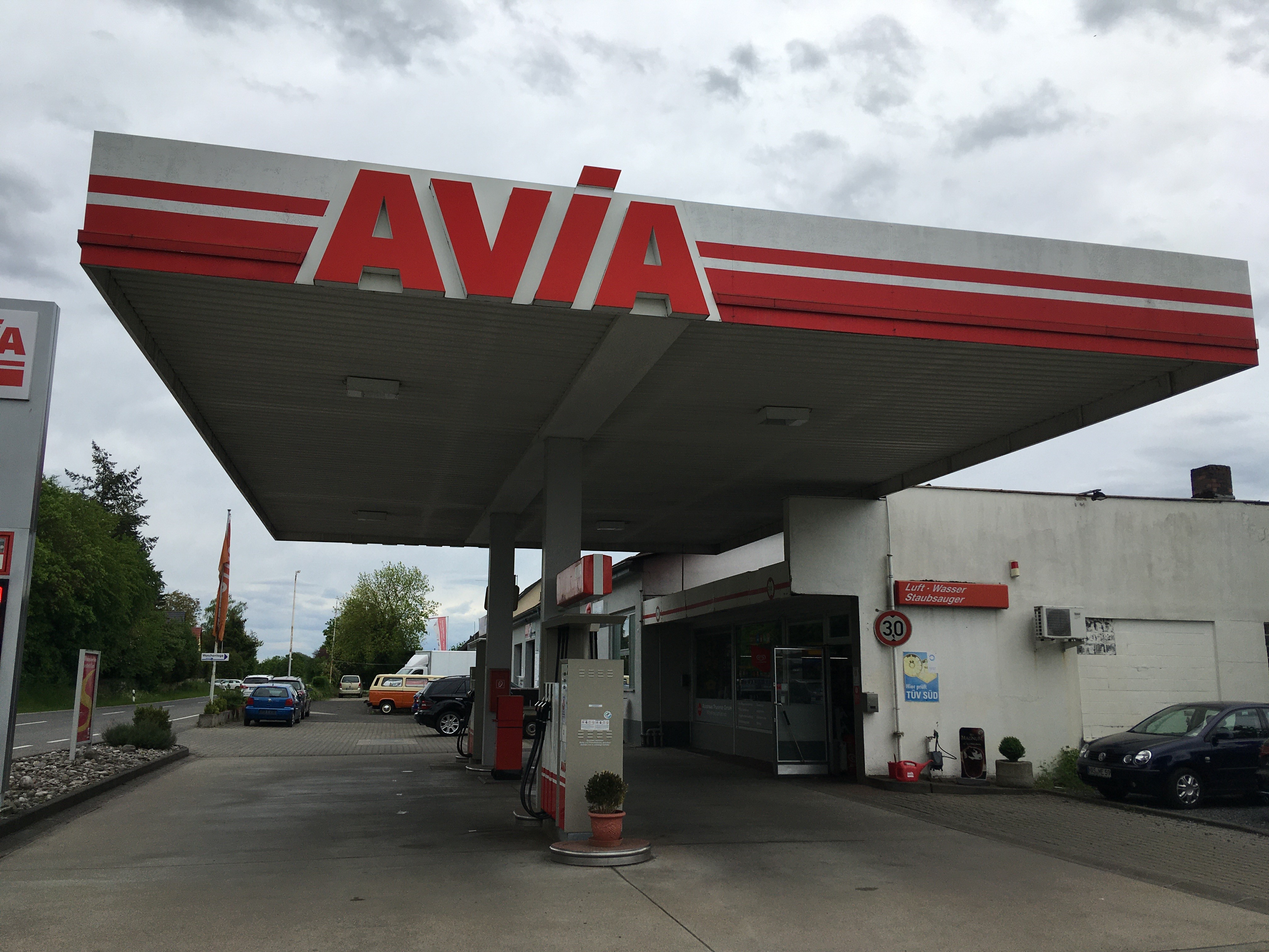 AVIA Tankstelle Bild  1