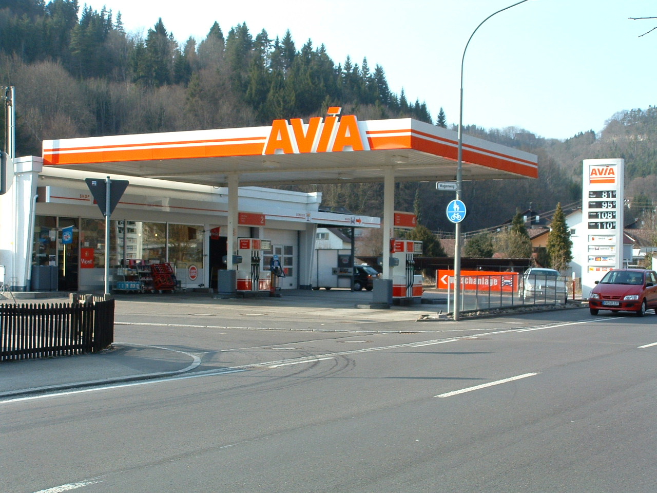 AVIA Tankstelle Bild  3