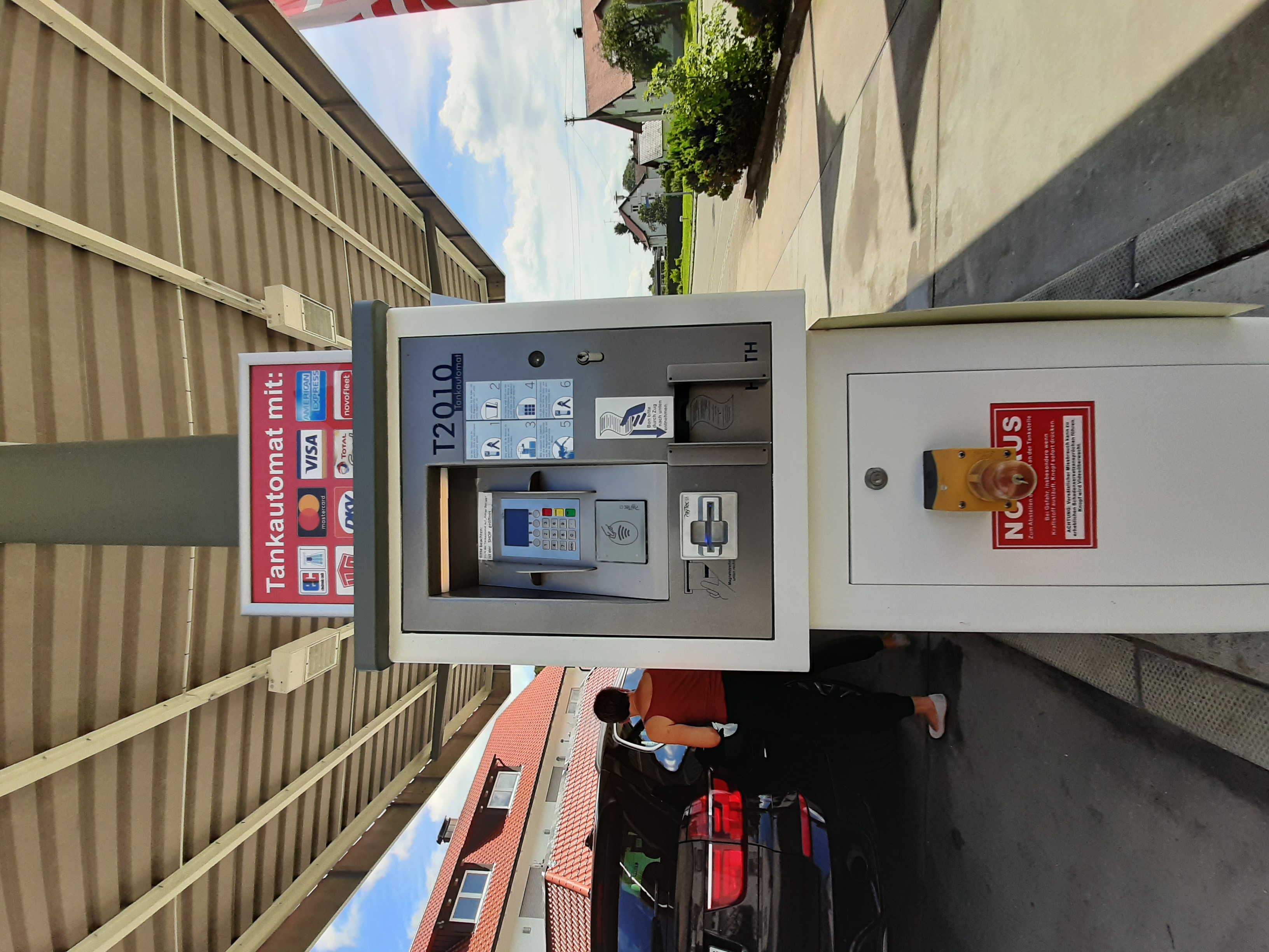 AVIA Tankstelle Bild  3
