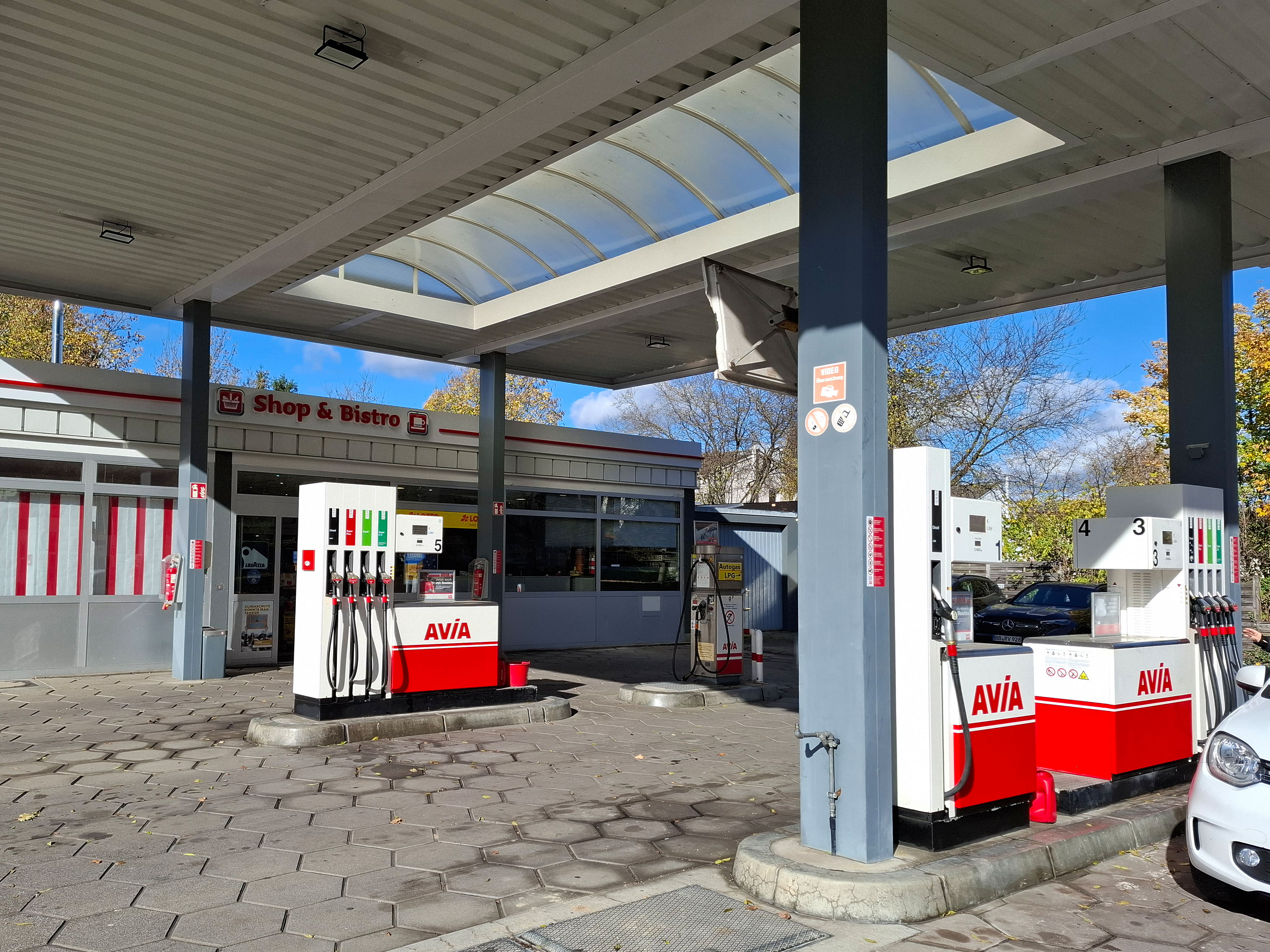 AVIA Tankstelle Bild  3