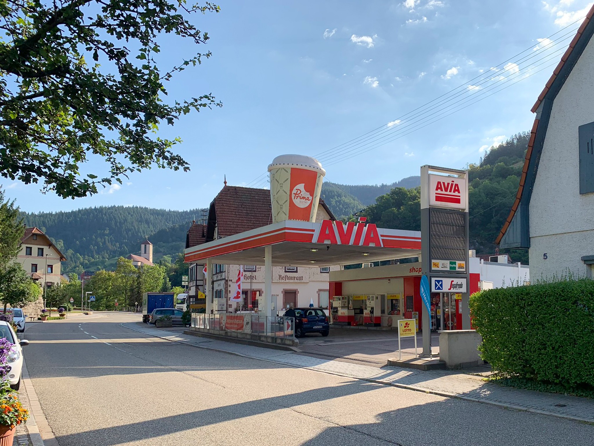 AVIA Tankstelle Bild  3