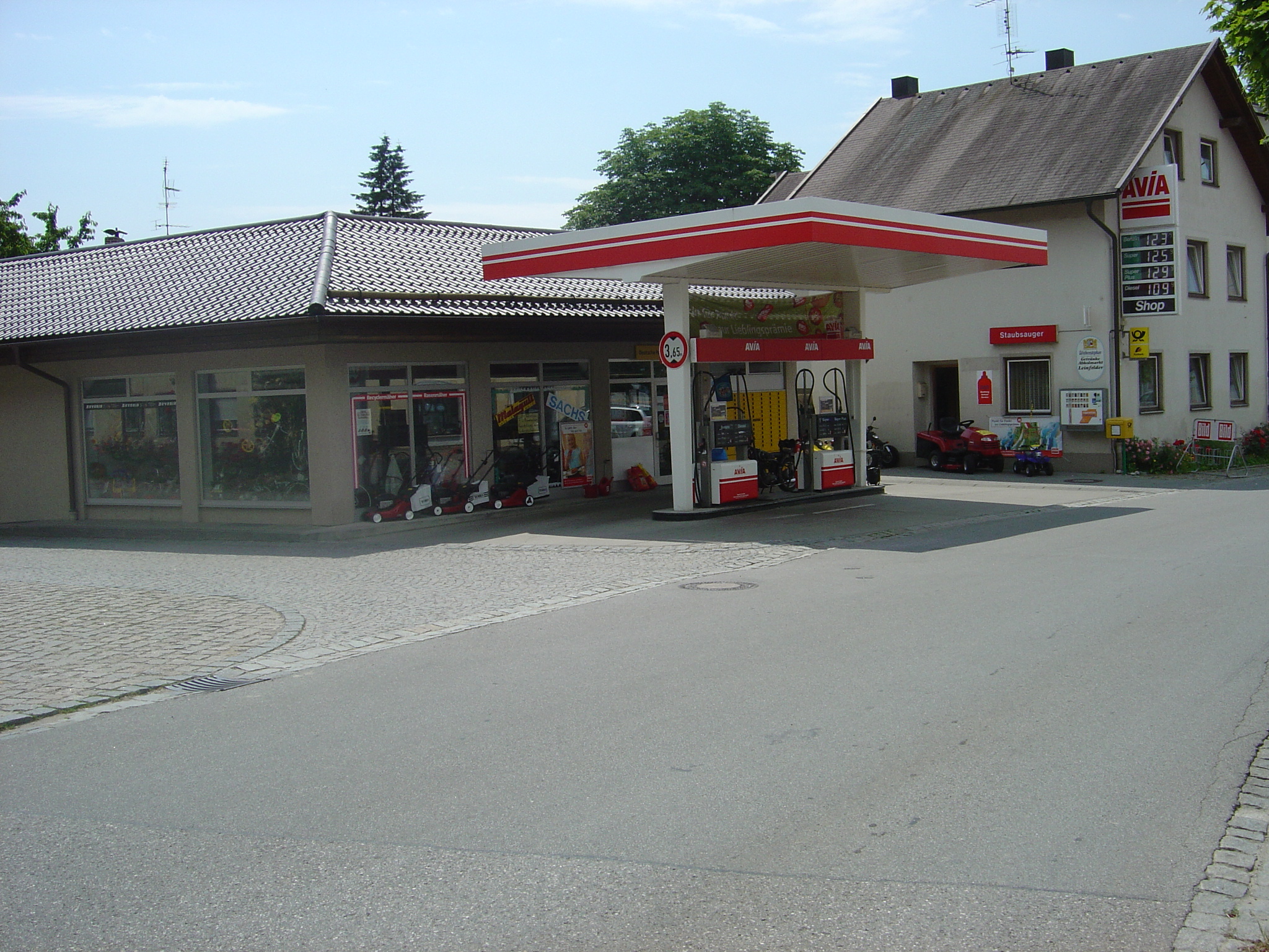 AVIA Tankstelle Bild  3