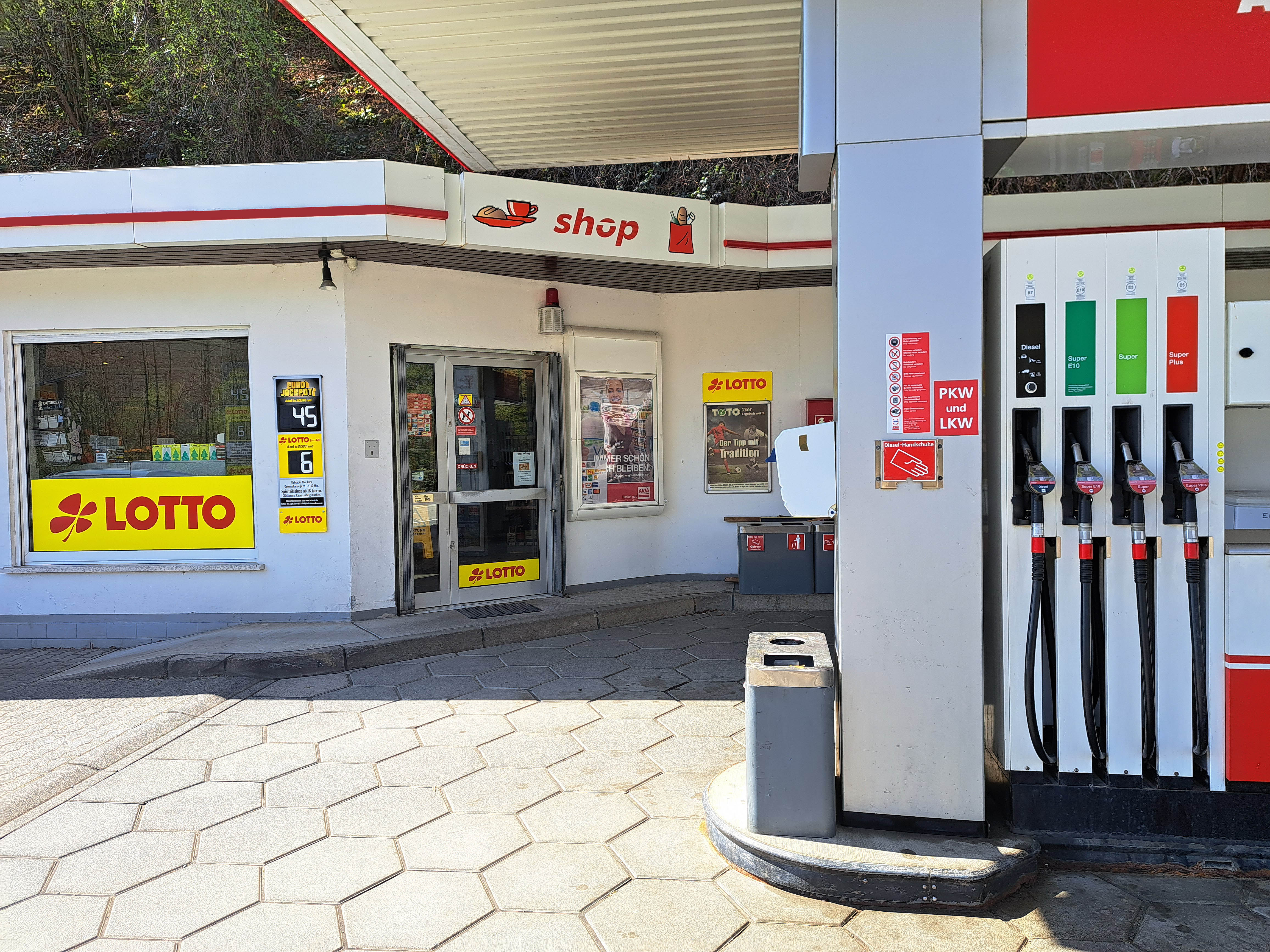 AVIA Tankstelle Bild  3