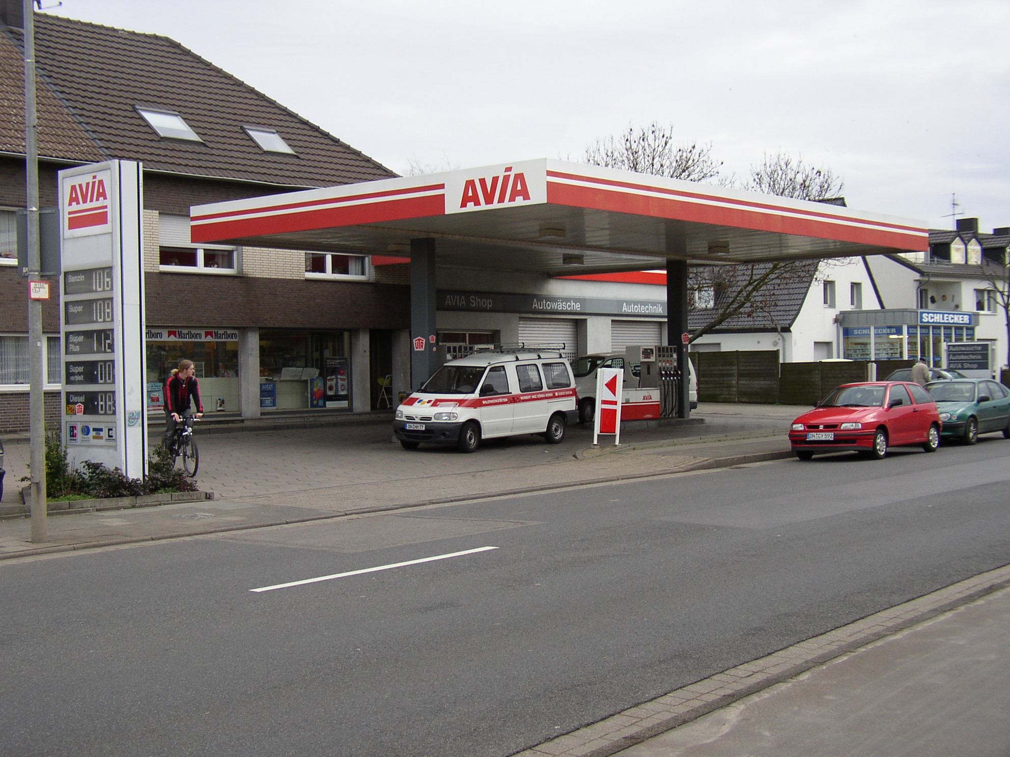 AVIA Tankstelle Bild  3