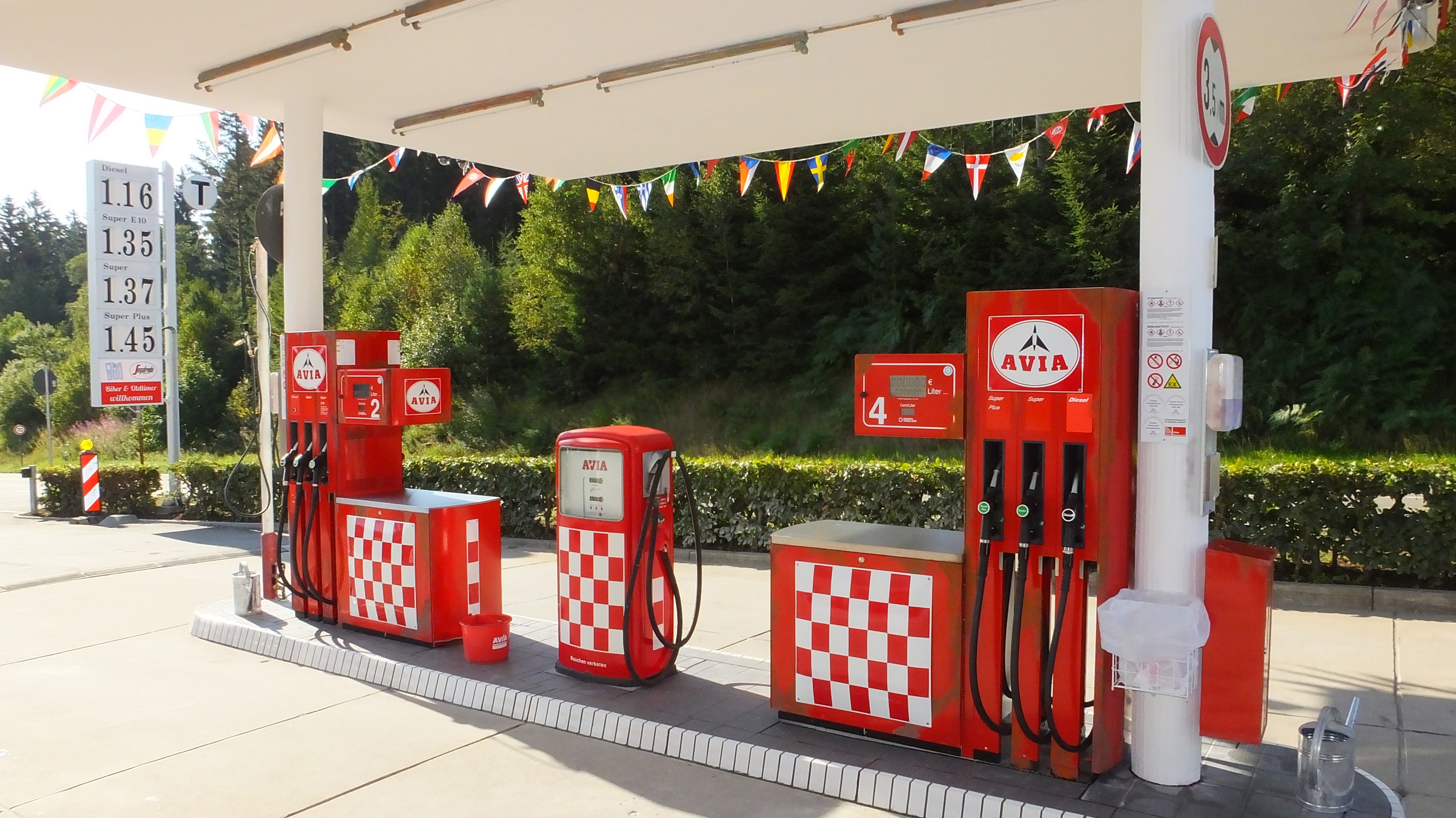AVIA Tankstelle Bild  3