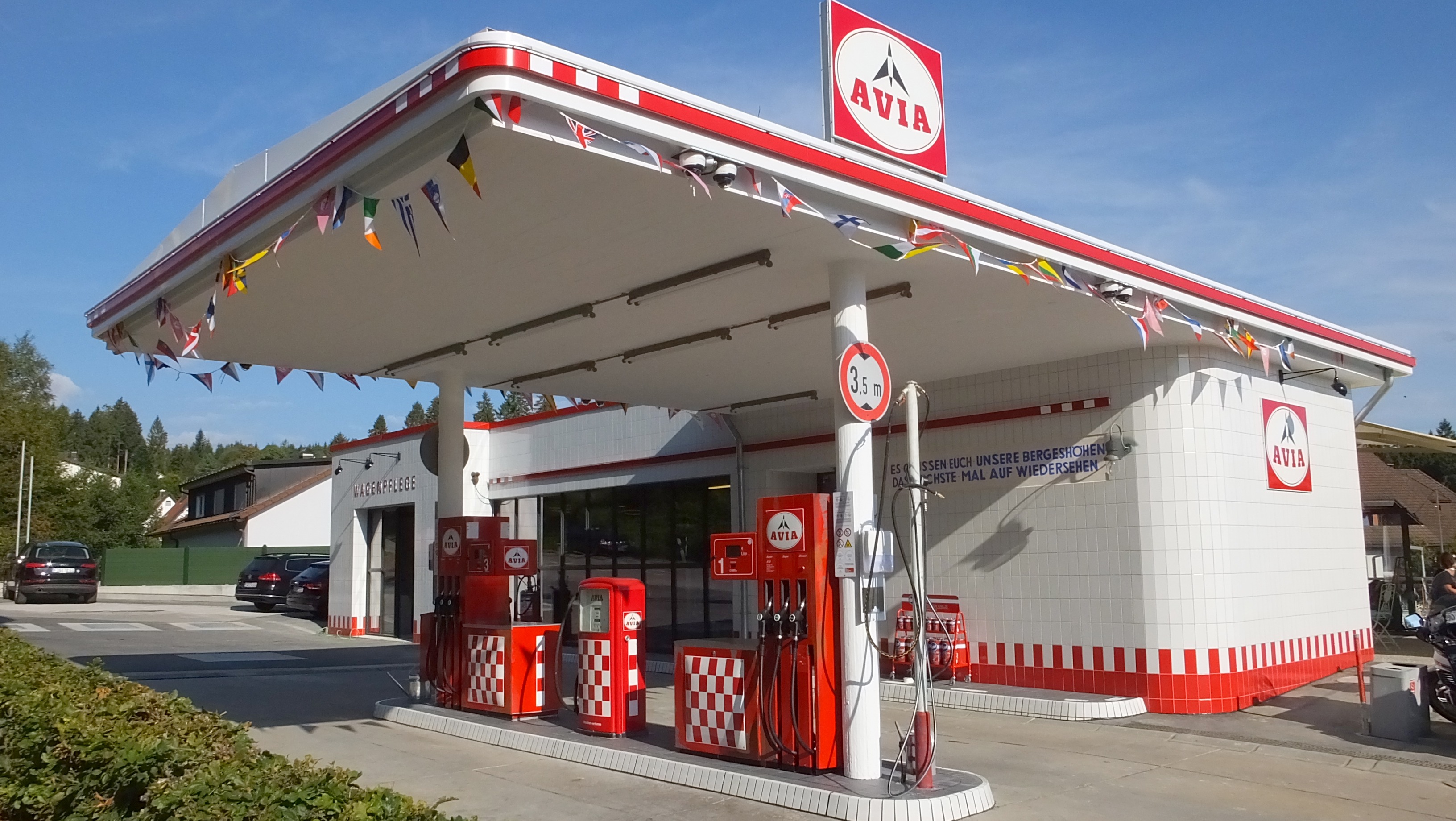 AVIA Tankstelle Bild  1