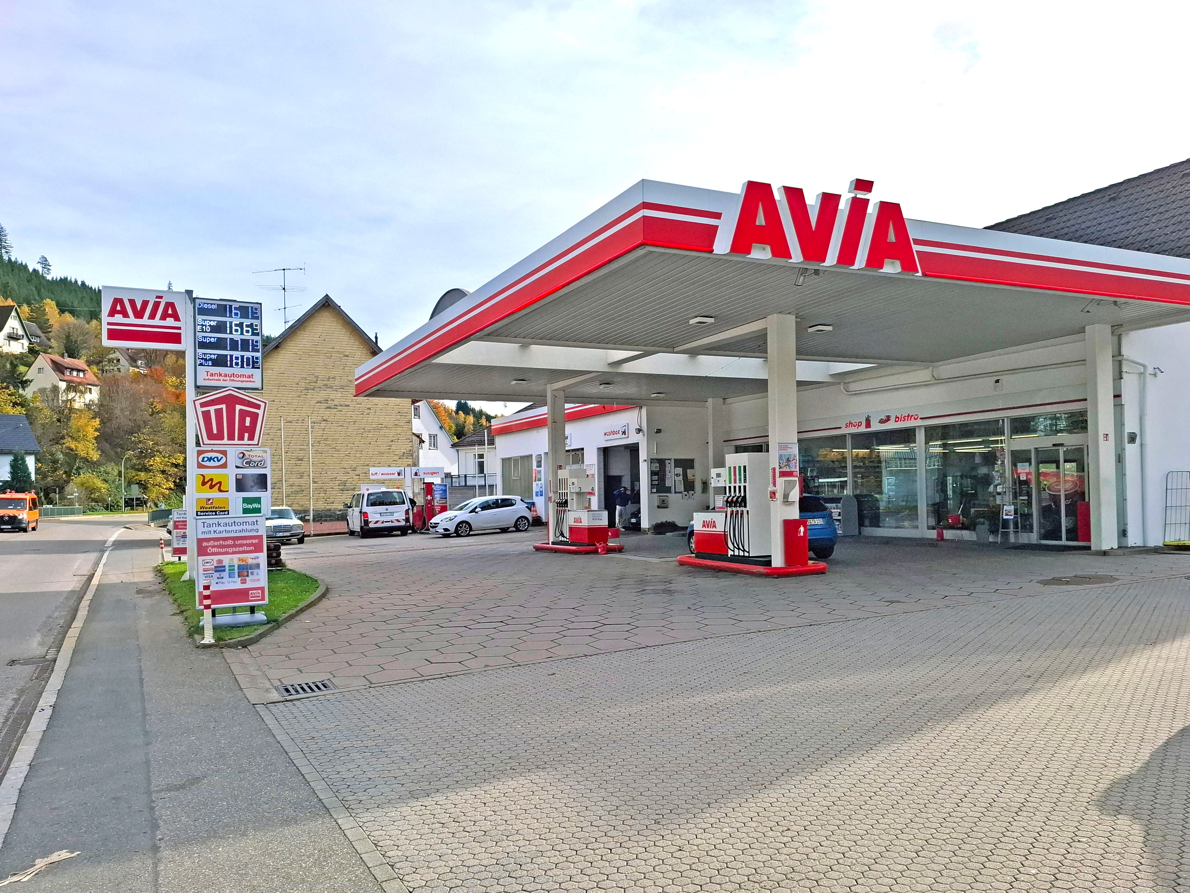 AVIA Tankstelle Bild  3