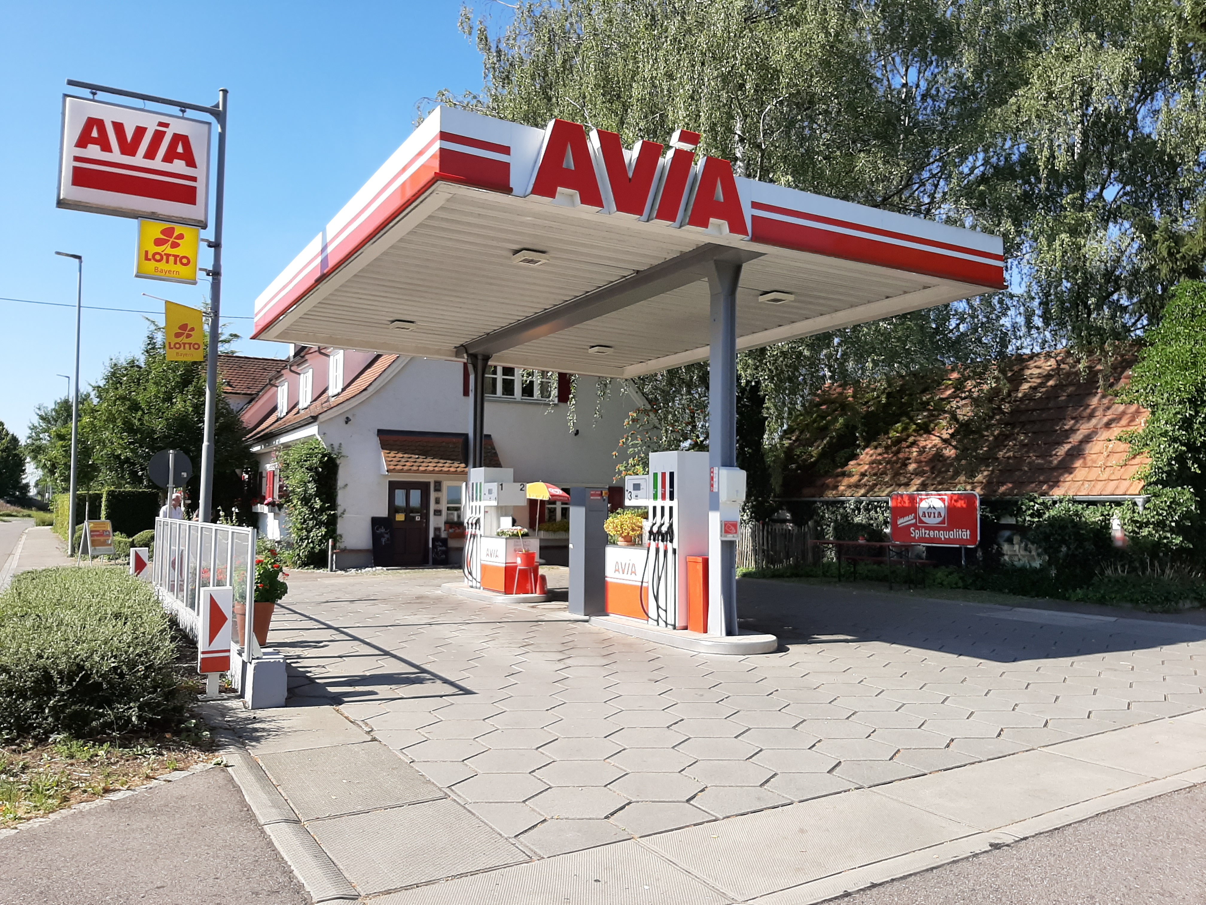 AVIA Tankstelle Bild  1