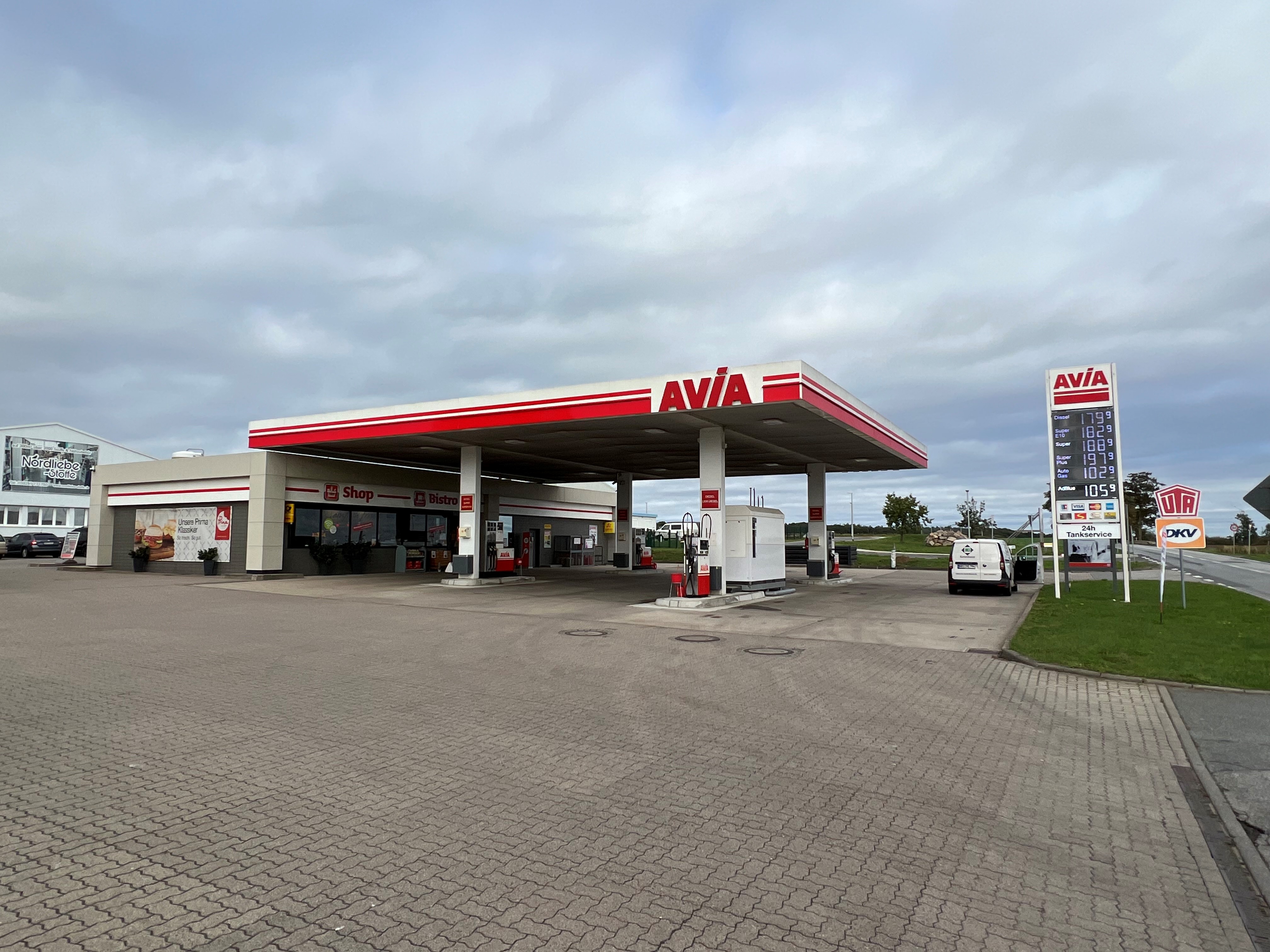 AVIA Tankstelle Bild  2