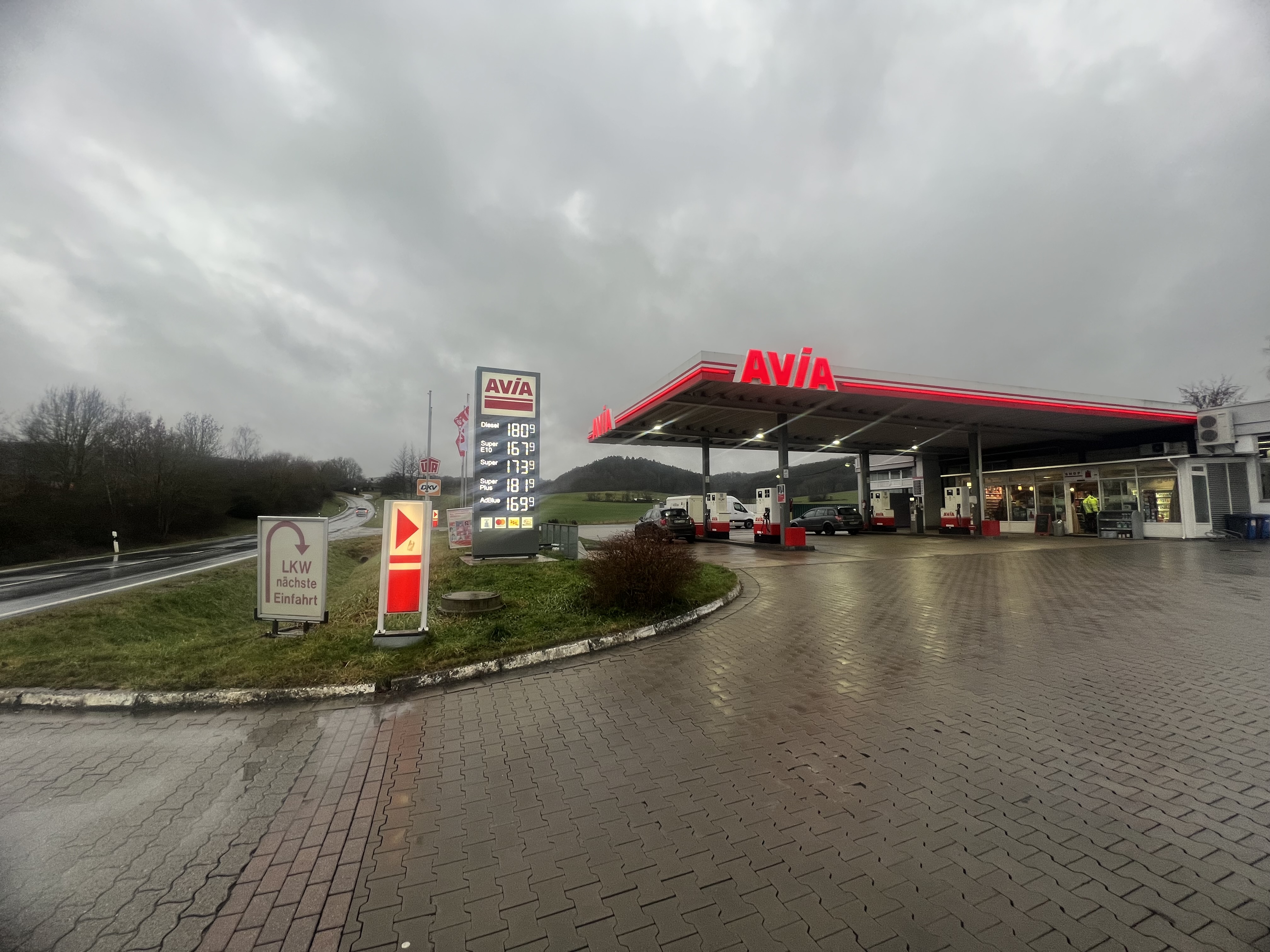 AVIA Tankstelle Bild  3