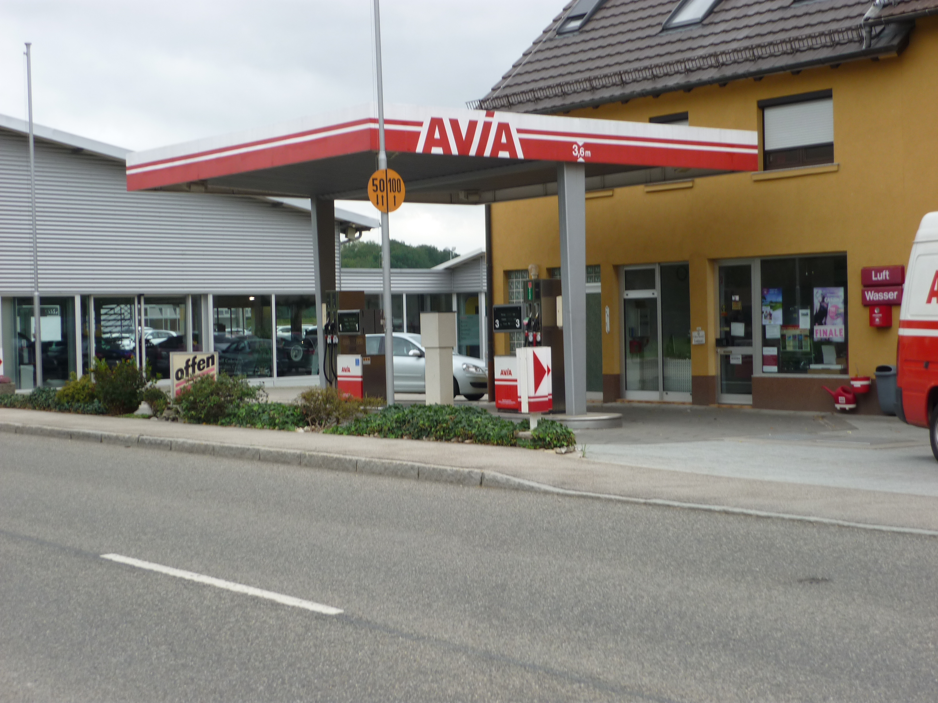 AVIA Tankstelle Bild  3