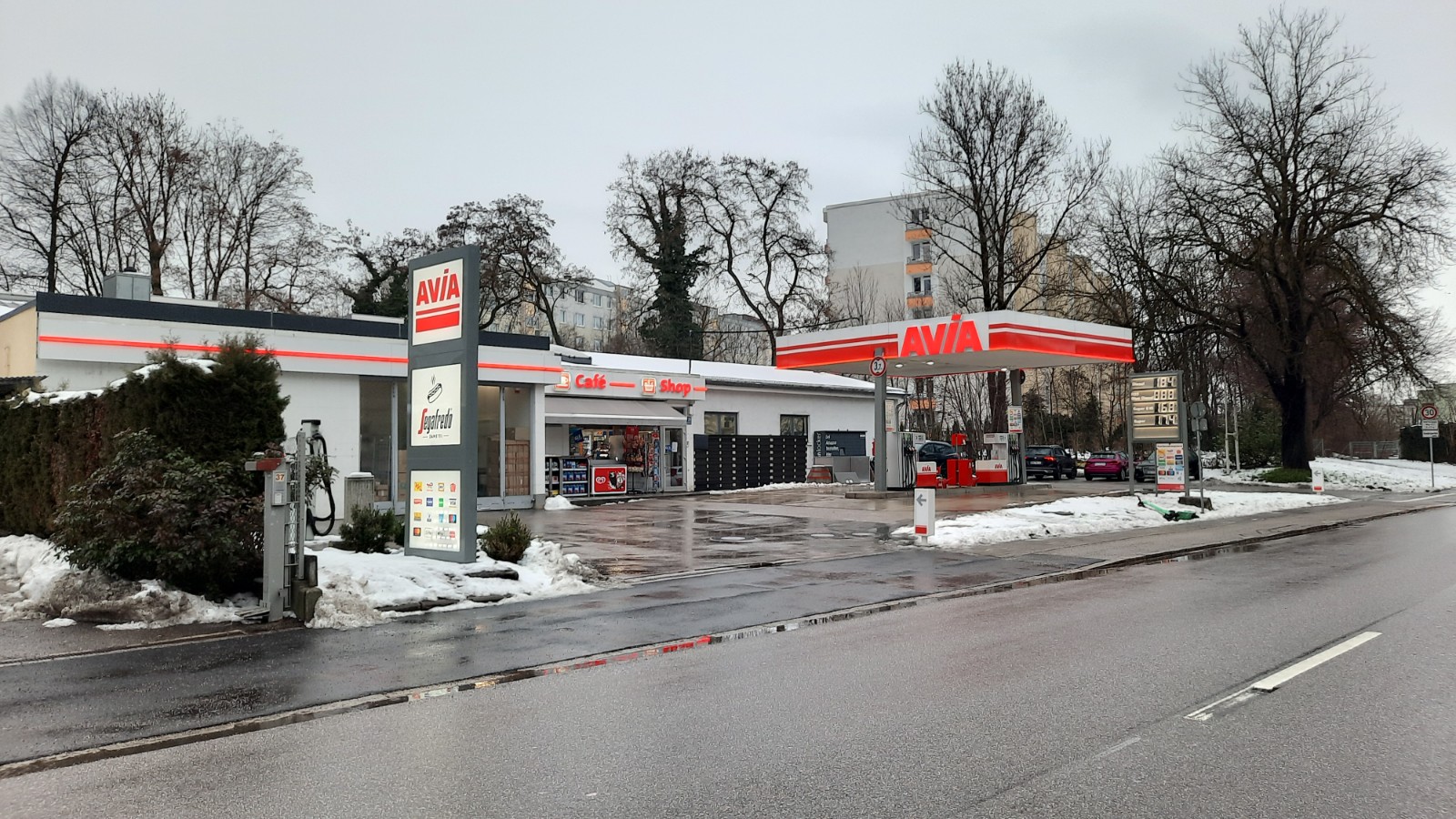 AVIA Tankstelle Bild  2