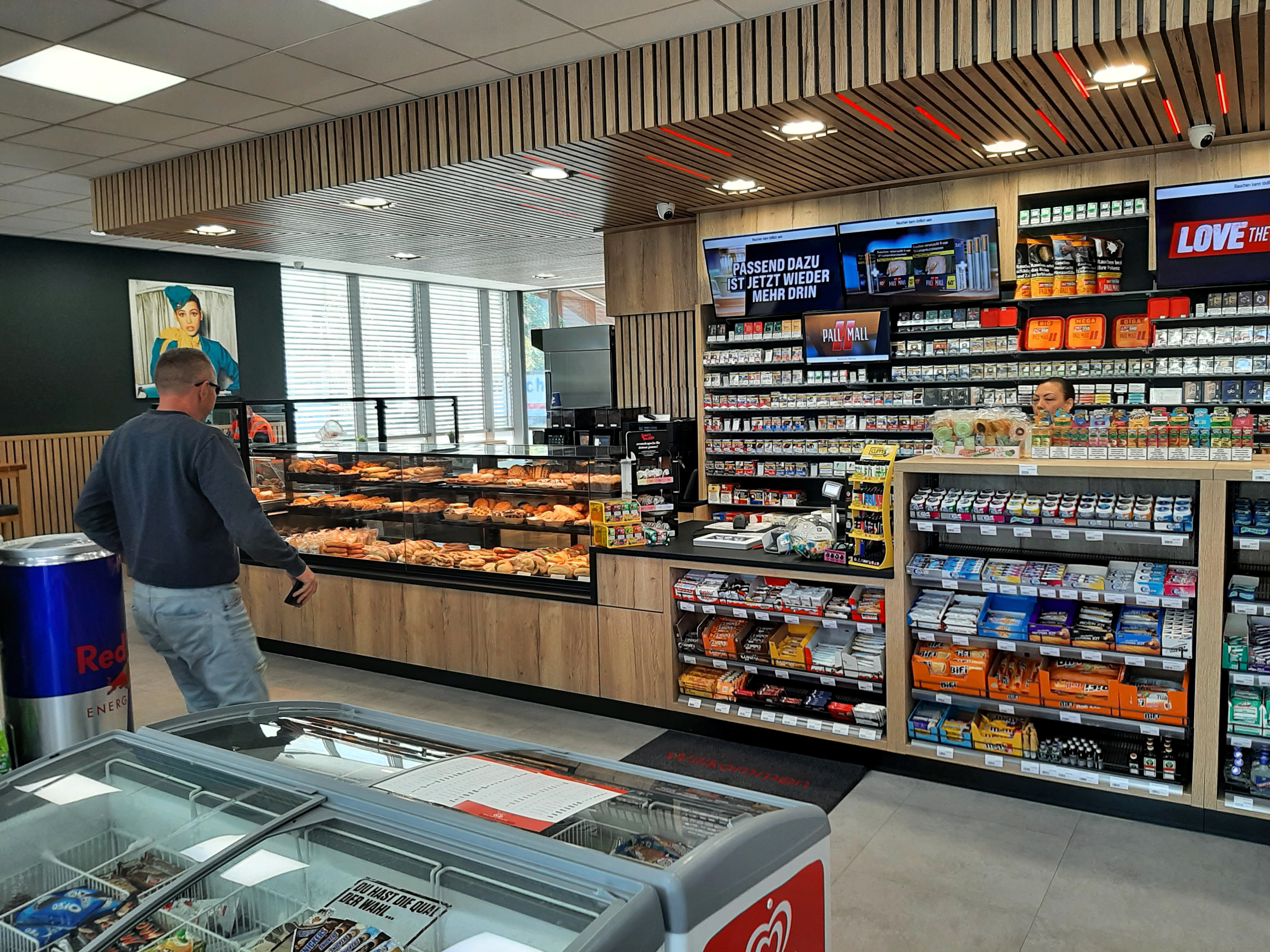AVIA Tankstelle Bild  3